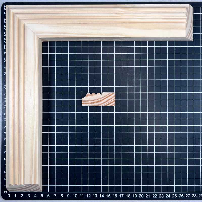 Tres Cordones - Rolex Moldura de Madera de Pino de Primera, Linea Decorativa, Tipo Plana, de 20mm de espesor x 051mm de ancho. sin Textura, sin Acabado.