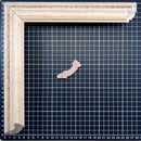 531 - 6G - 1 Moldura de Madera de Pino de Primera, Linea para Marco, Tipo Faldon, de 19mm de espesor x 057mm de ancho. con Textura, sin Acabado.