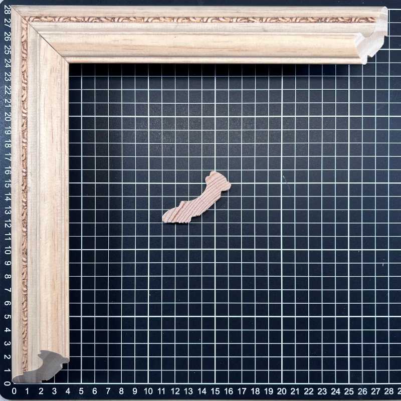 531 - 6G - 1 Moldura de Madera de Pino de Primera, Linea para Marco, Tipo Faldon, de 19mm de espesor x 057mm de ancho. con Textura, sin Acabado.