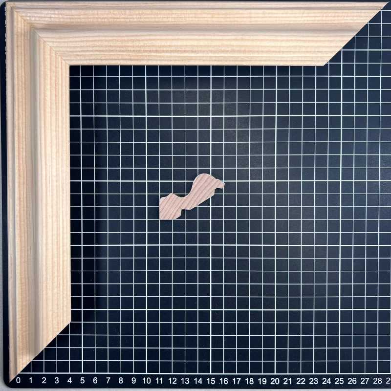 714 Moldura de Madera de Pino de Primera, Linea para Marco, Tipo Faldon, de 19mm de espesor x 057mm de ancho. sin Textura, sin Acabado.