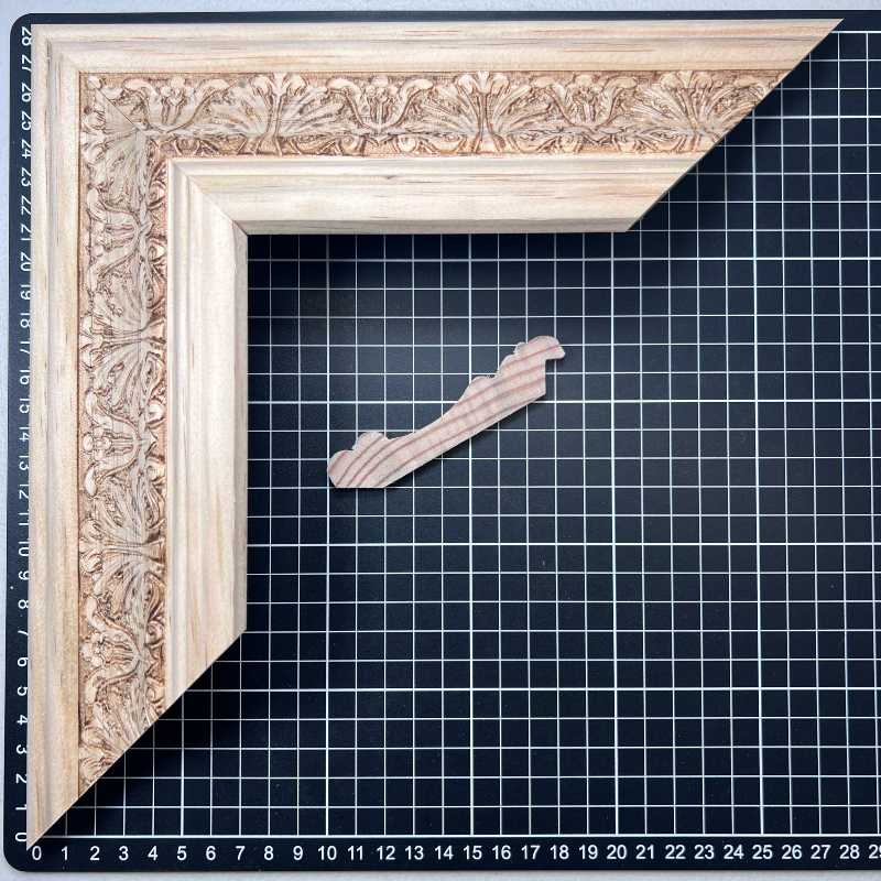 882 - ZARZAL Moldura de Madera de Pino de Primera, Linea para Marco, Tipo Faldon, de 20mm de espesor x 093mm de ancho. con Textura, sin Acabado.