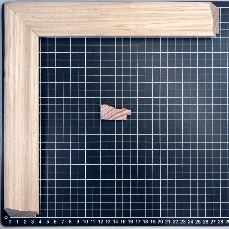 286 JUAN JERONIMO Moldura de Madera de Pino de Primera, Linea para Marco, Tipo Plana, de 20mm de espesor x 041mm de ancho. sin Textura, sin Acabado.