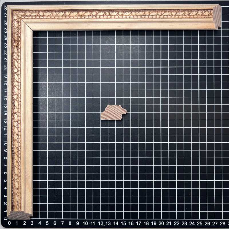 416 - G1 Moldura de Madera de Pino de Primera, Linea para Marco, Tipo Plana, de 20mm de espesor x 034mm de ancho. con Textura, sin Acabado.