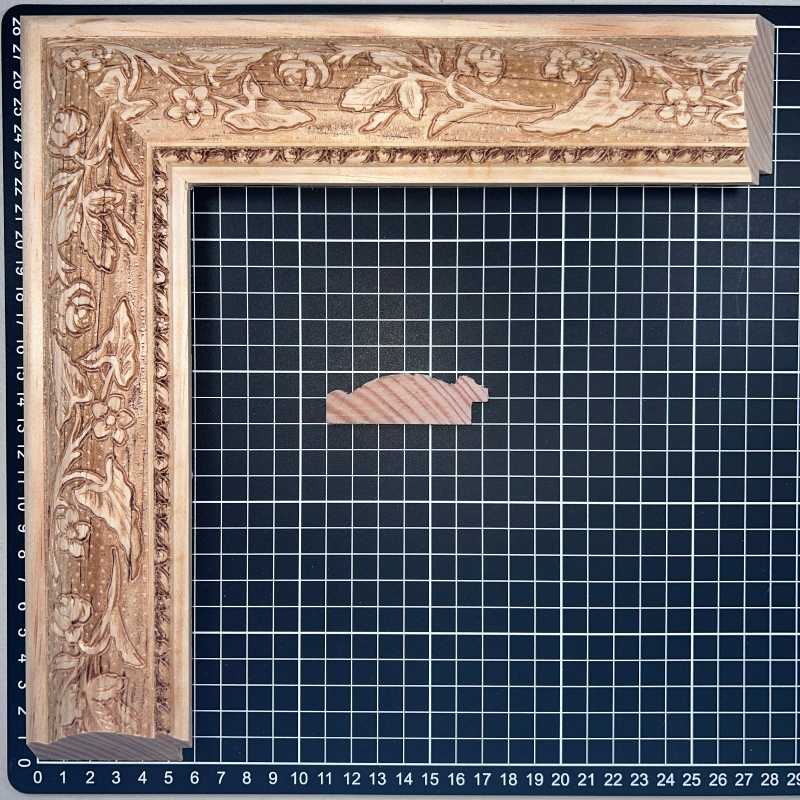 Alcatraz plana Moldura de Madera de Pino de Primera, Linea para Marco, Tipo Plana, de 20mm de espesor x 063mm de ancho. con Textura, sin Acabado.