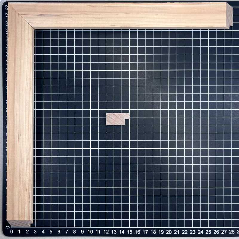 Bastidor - 15 x 30 Goyo Moldura de Madera de Pino de Primera, Linea para Marco, Tipo Plana, de 15mm de espesor x 030mm de ancho. sin Textura, sin Acabado.