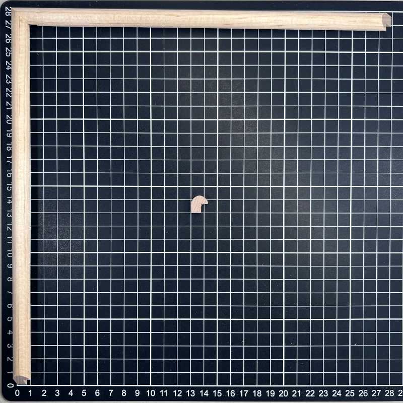 1/2 Caña - 05 Moldura de Madera de Pino de Primera, Linea para Marco, Tipo Plana, de 13mm de espesor x 013mm de ancho. sin Textura, sin Acabado.