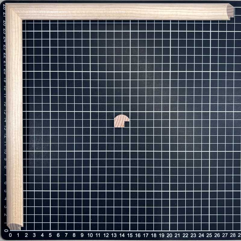 1/2 Caña - 2 Moldura de Madera de Pino de Primera, Linea para Marco, Tipo Plana, de 16mm de espesor x 019mm de ancho. sin Textura, sin Acabado.