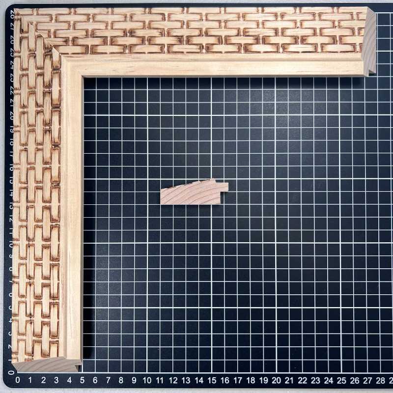 Chaflan Chico - PETATE Moldura de Madera de Pino de Primera, Linea para Marco, Tipo Plana, de 20mm de espesor x 053mm de ancho. con Textura, sin Acabado.