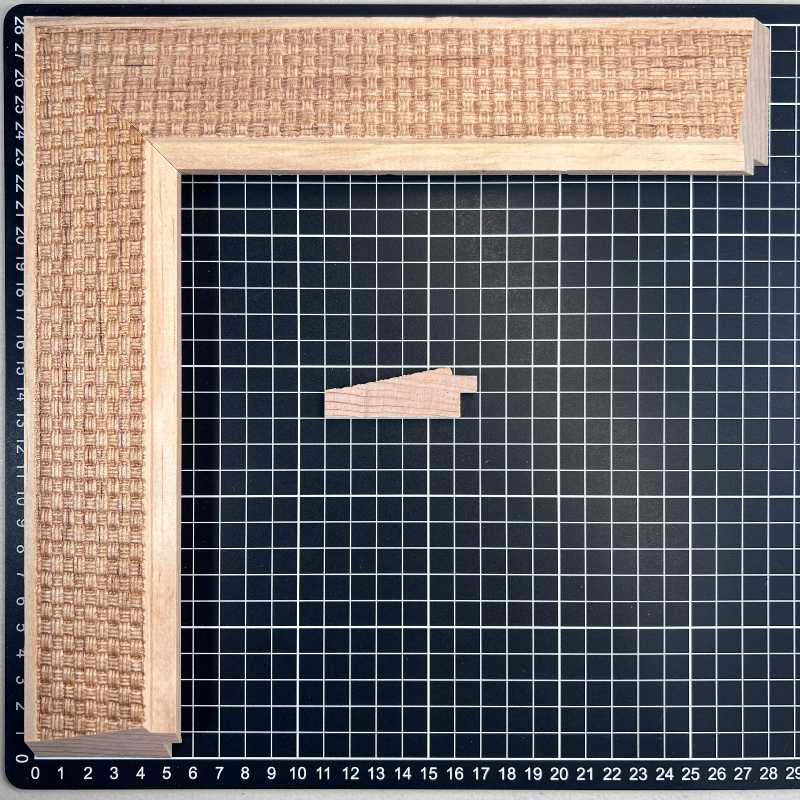 Chaflan - CANASTO Moldura de Madera de Pino de Primera, Linea para Marco, Tipo Plana, de 20mm de espesor x 058mm de ancho. con Textura, sin Acabado.