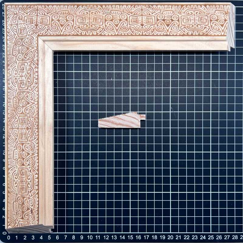 Chaflan - MAYA/arte mexicano Moldura de Madera de Pino de Primera, Linea para Marco, Tipo Plana, de 20mm de espesor x 058mm de ancho. con Textura, sin Acabado.