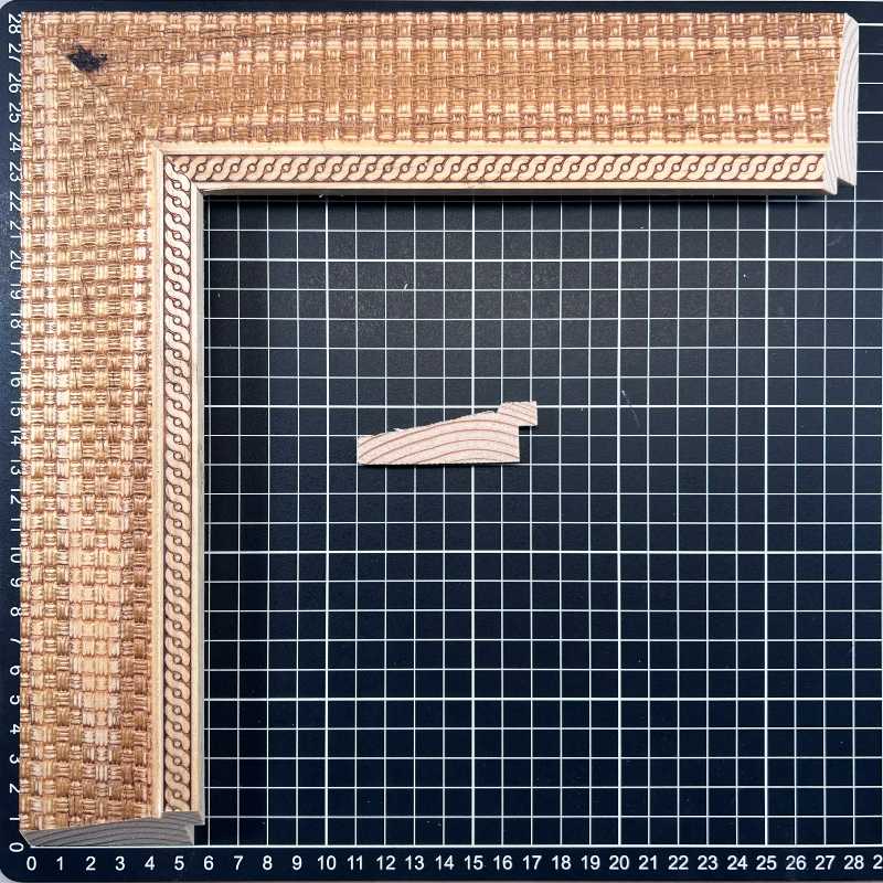 Chaflan Continuo - 60 - CANASTO Moldura de Madera de Pino de Primera, Linea para Marco, Tipo Plana, de 20mm de espesor x 060mm de ancho. con Textura, sin Acabado.