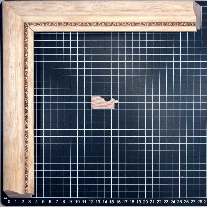 1/2 Cordon - G1 Moldura de Madera de Pino de Primera, Linea para Marco, Tipo Plana, de 20mm de espesor x 040mm de ancho. con Textura, sin Acabado.