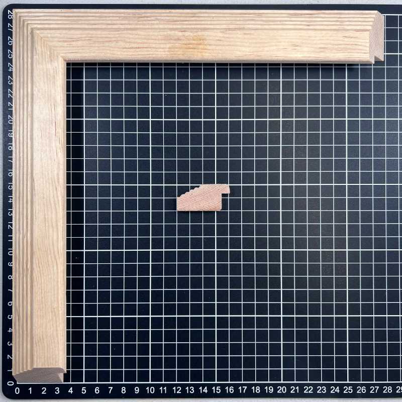 Escalonada Moldura de Madera de Pino de Primera, Linea para Marco, Tipo Plana, de 20mm de espesor x 040mm de ancho. sin Textura, sin Acabado.