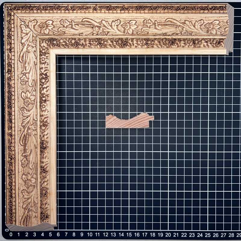 FLORES - 9G Moldura de Madera de Pino de Primera, Linea para Marco, Tipo Plana, de 20mm de espesor x 060mm de ancho. con Textura, sin Acabado.