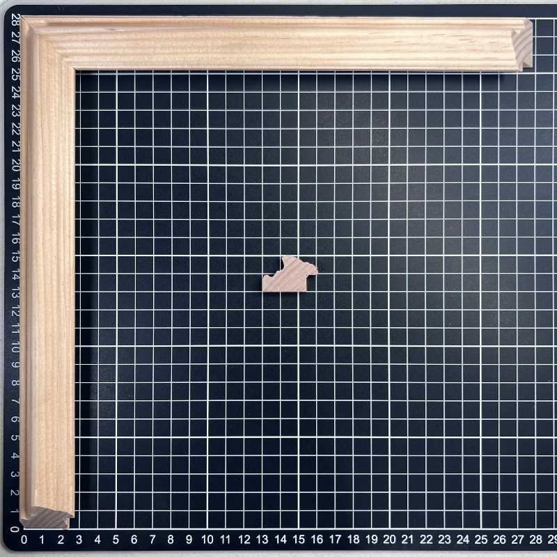 JAVIER Moldura de Madera de Pino de Primera, Linea para Marco, Tipo Plana, de 20mm de espesor x 031mm de ancho. sin Textura, sin Acabado.