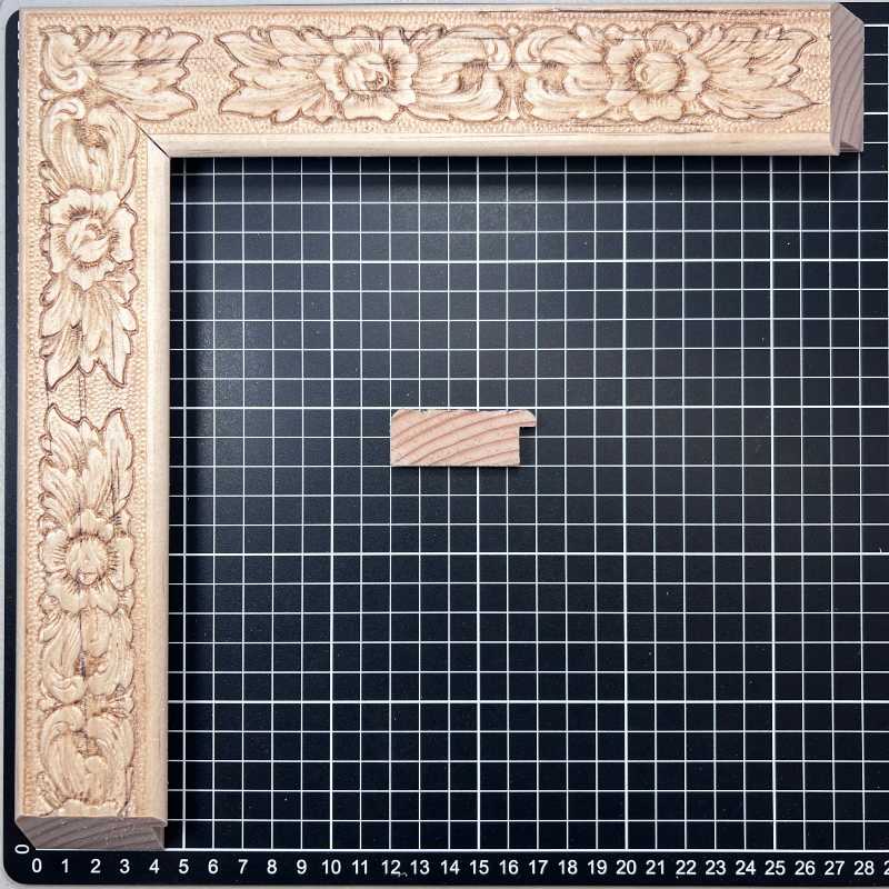 Mauro - 50 - G1 - Rosita Moldura de Madera de Pino de Primera, Linea para Marco, Tipo Plana, de 20mm de espesor x 050mm de ancho. con Textura, sin Acabado.