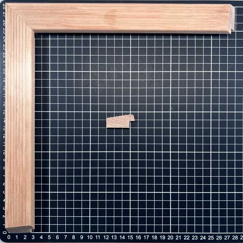 mc - 2 Moldura de Madera de Pino de Primera, Linea para Marco, Tipo Plana, de 16mm de espesor x 035mm de ancho. sin Textura, sin Acabado.