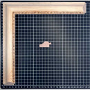 PERLA - G1 Moldura de Madera de Pino de Primera, Linea para Marco, Tipo Plana, de 20mm de espesor x 040mm de ancho. con Textura, sin Acabado.