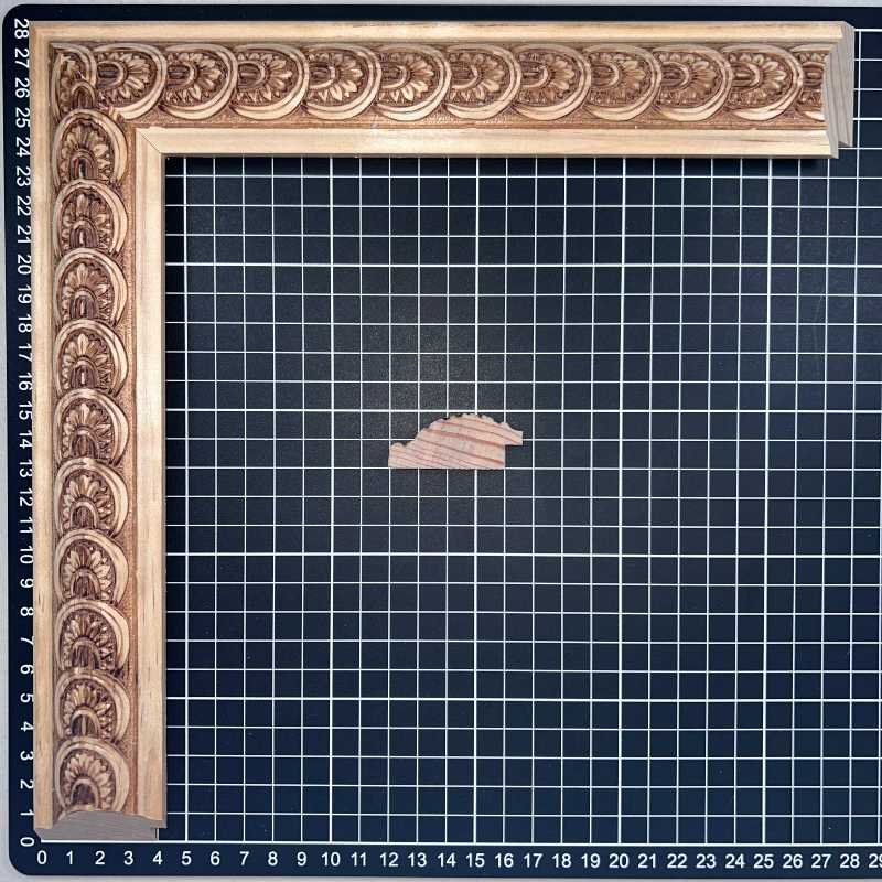 ROMA - G1 Moldura de Madera de Pino de Primera, Linea para Marco, Tipo Plana, de 20mm de espesor x 046mm de ancho. con Textura, sin Acabado.