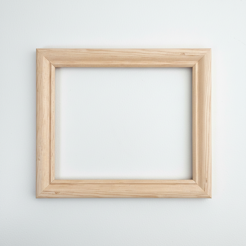 TEPIC Moldura de Madera de Pino de Primera, Linea para Marco, Tipo Plana, de 20mm de espesor x 031mm de ancho. sin Textura, sin Acabado.