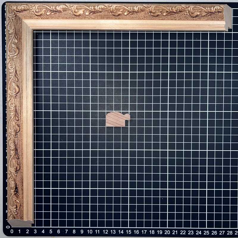 TEPIC - G1 Moldura de Madera de Pino de Primera, Linea para Marco, Tipo Plana, de 20mm de espesor x 031mm de ancho. con Textura, sin Acabado.