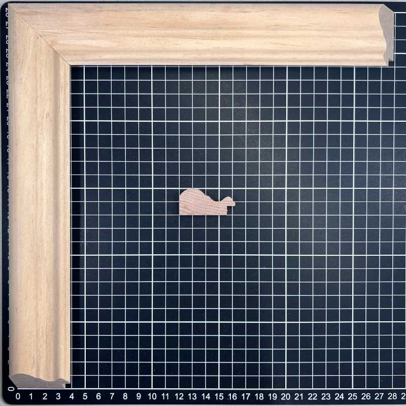 VAZQUEZ Moldura de Madera de Pino de Primera, Linea para Marco, Tipo Plana, de 20mm de espesor x 042mm de ancho. sin Textura, sin Acabado.